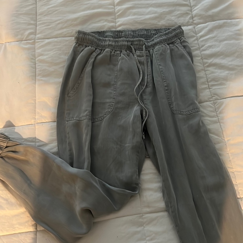 Beach joggers linen